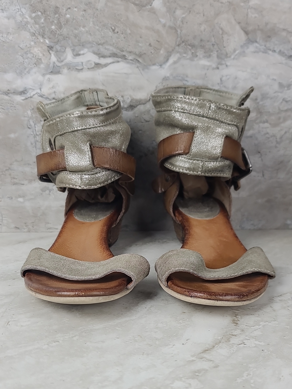 Miz Mooz CALI Distressed Metallic Silver Leather Ankle Wrap Strap Sandals 39 - Picture 4 of 16